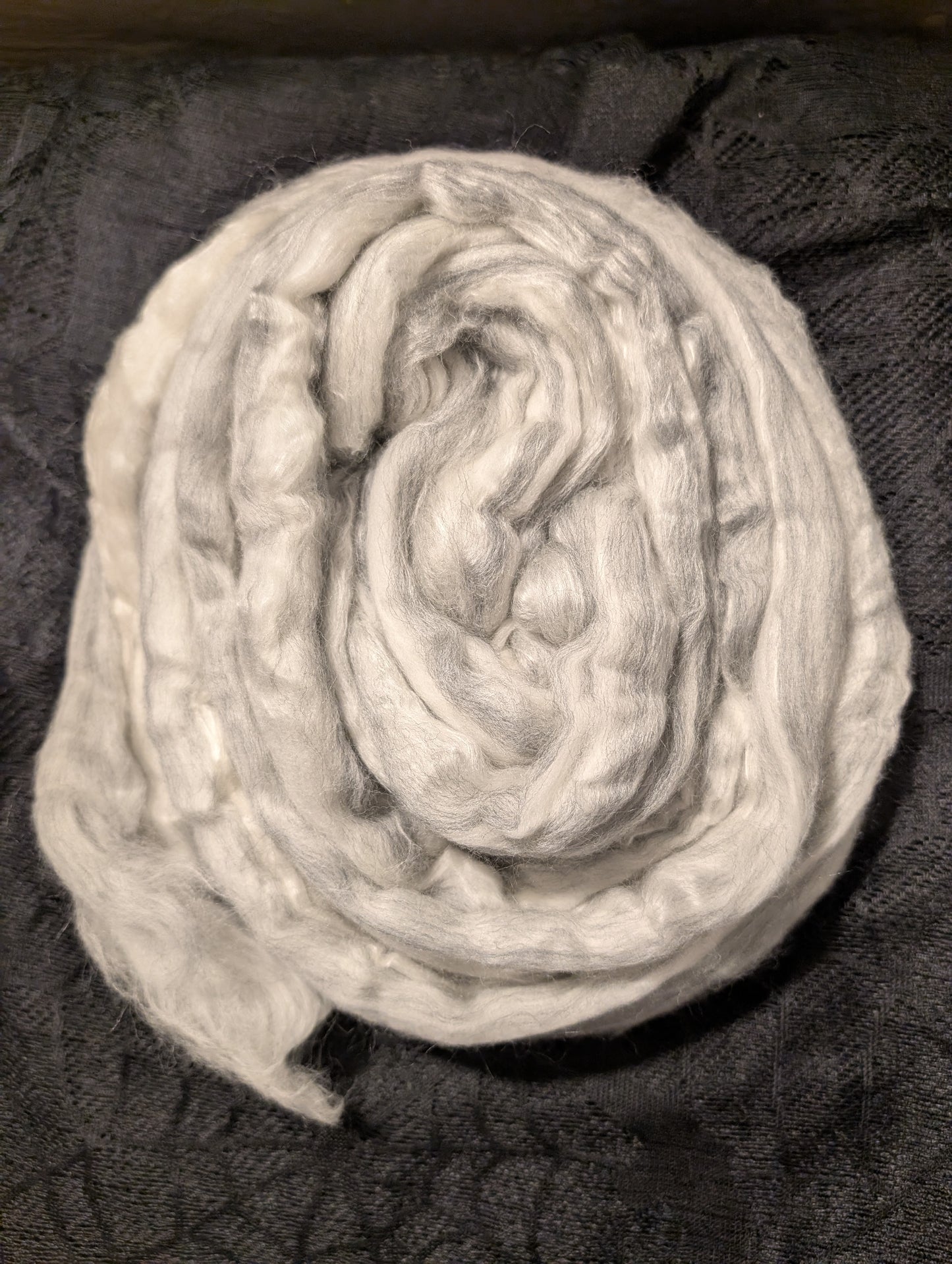 Natural Colour 14.5 Micron Merino / 23 Mic Grey Merino / Rose Fiber Blend Top