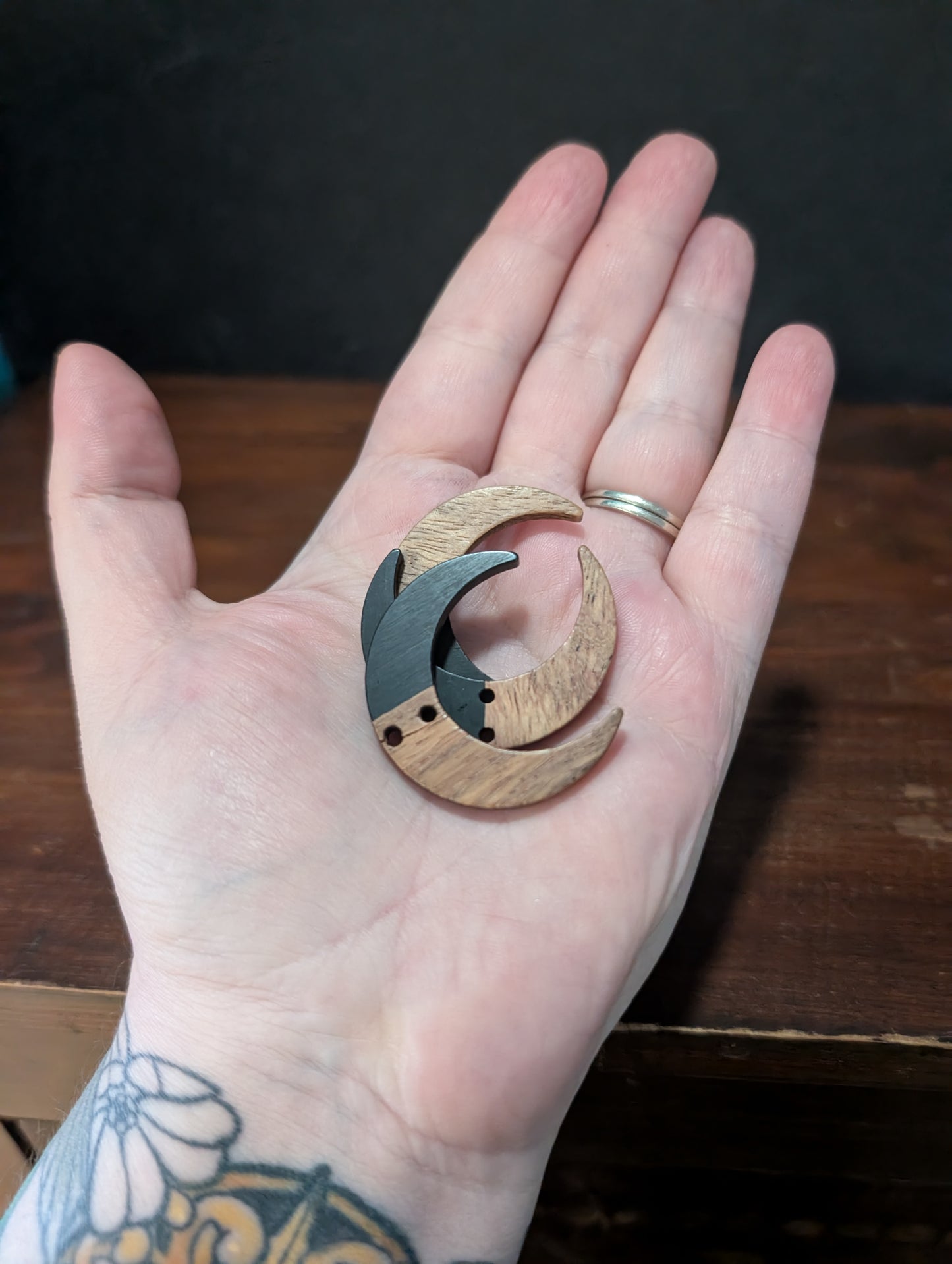 2-Hole Resin & Walnut Wooden Buttons