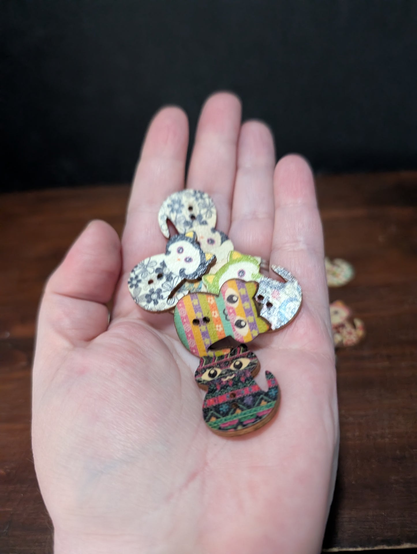2-Hole Wooden Cat Buttons