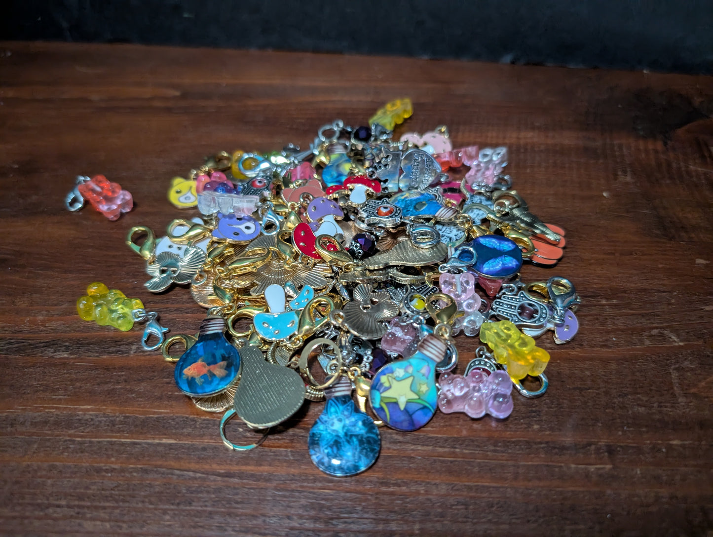 10 Random Stitch Markers