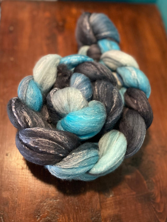 Dyed Natural Colour 14.5 Micron Merino / 23 Mic Grey Merino / Rose Fiber Blend Top